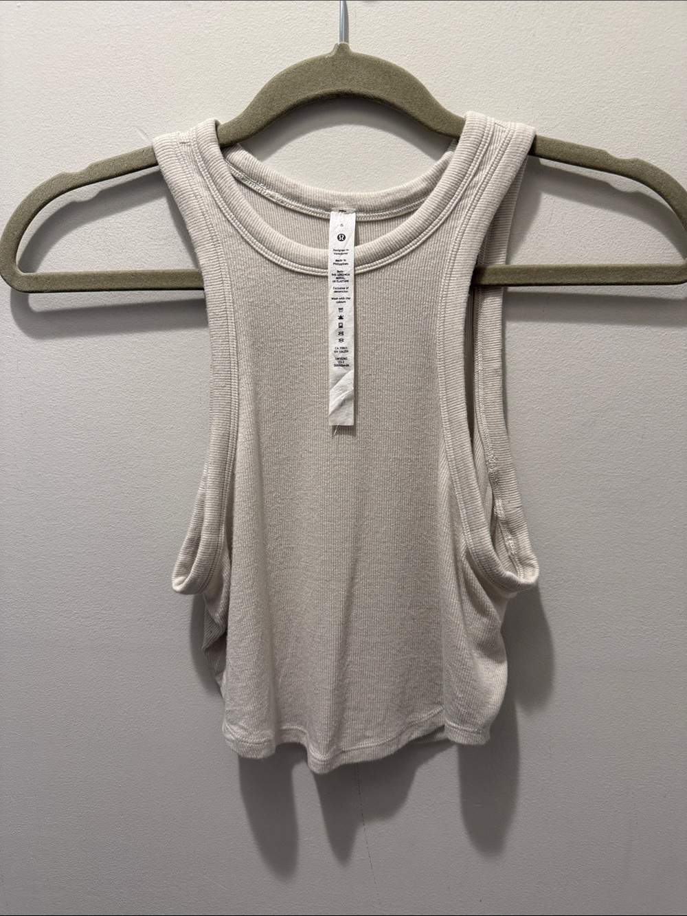 Lululemon cropped tank top size 6